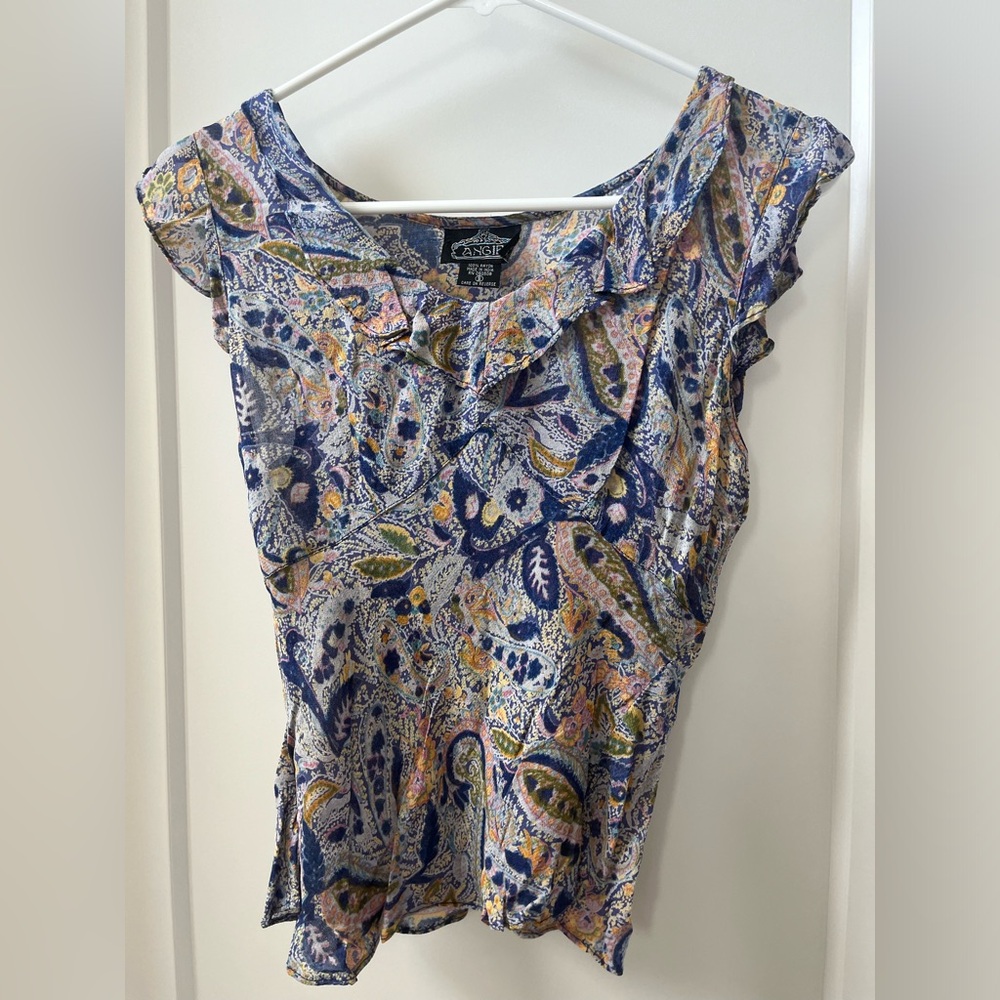 Beautiful Bohemian style women’s blouse, V-neck flow collar size Small